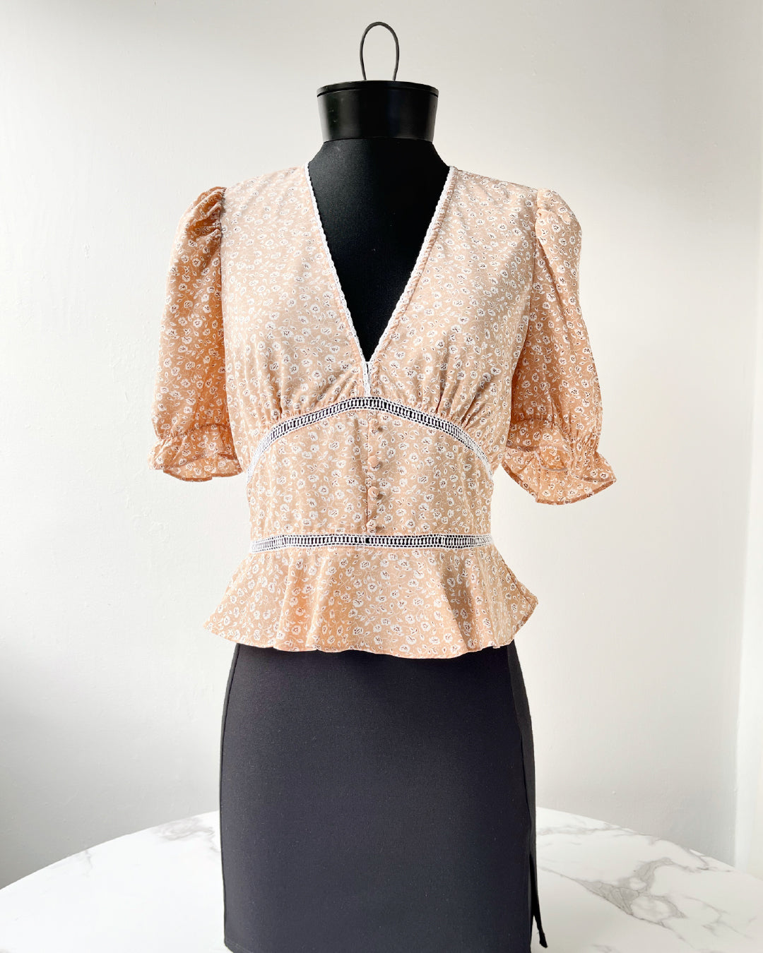 Top estampado con encaje Milk & Honey