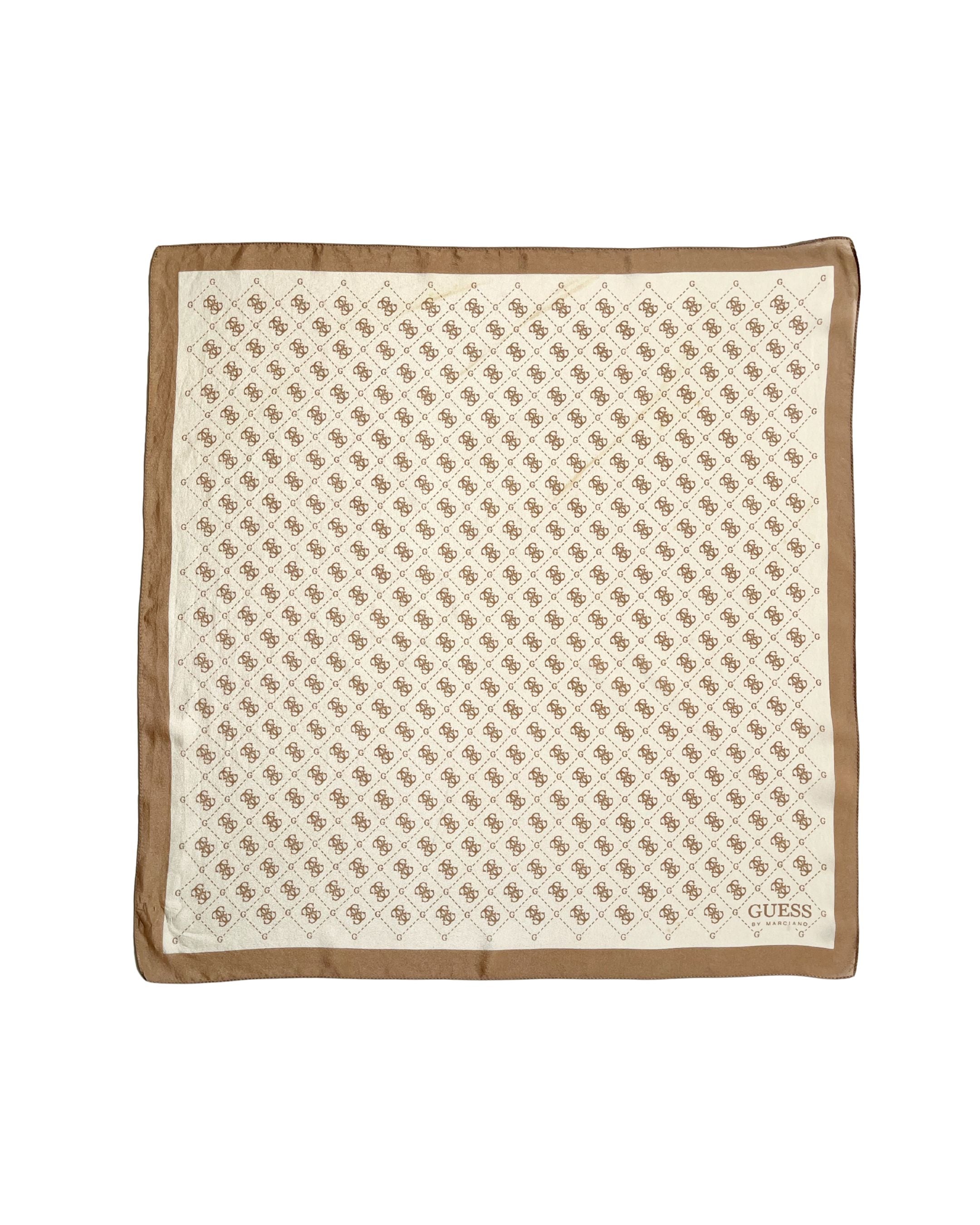 Pañuelo Guess