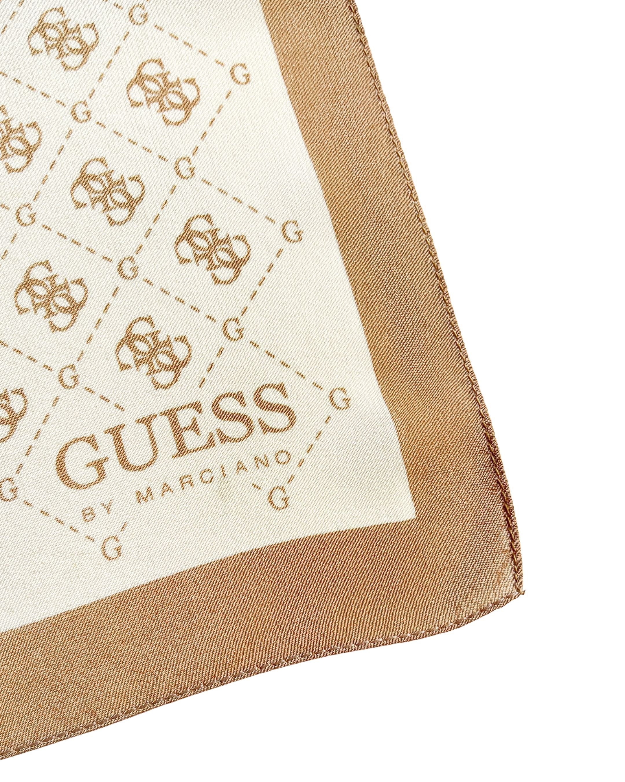 Pañuelo Guess