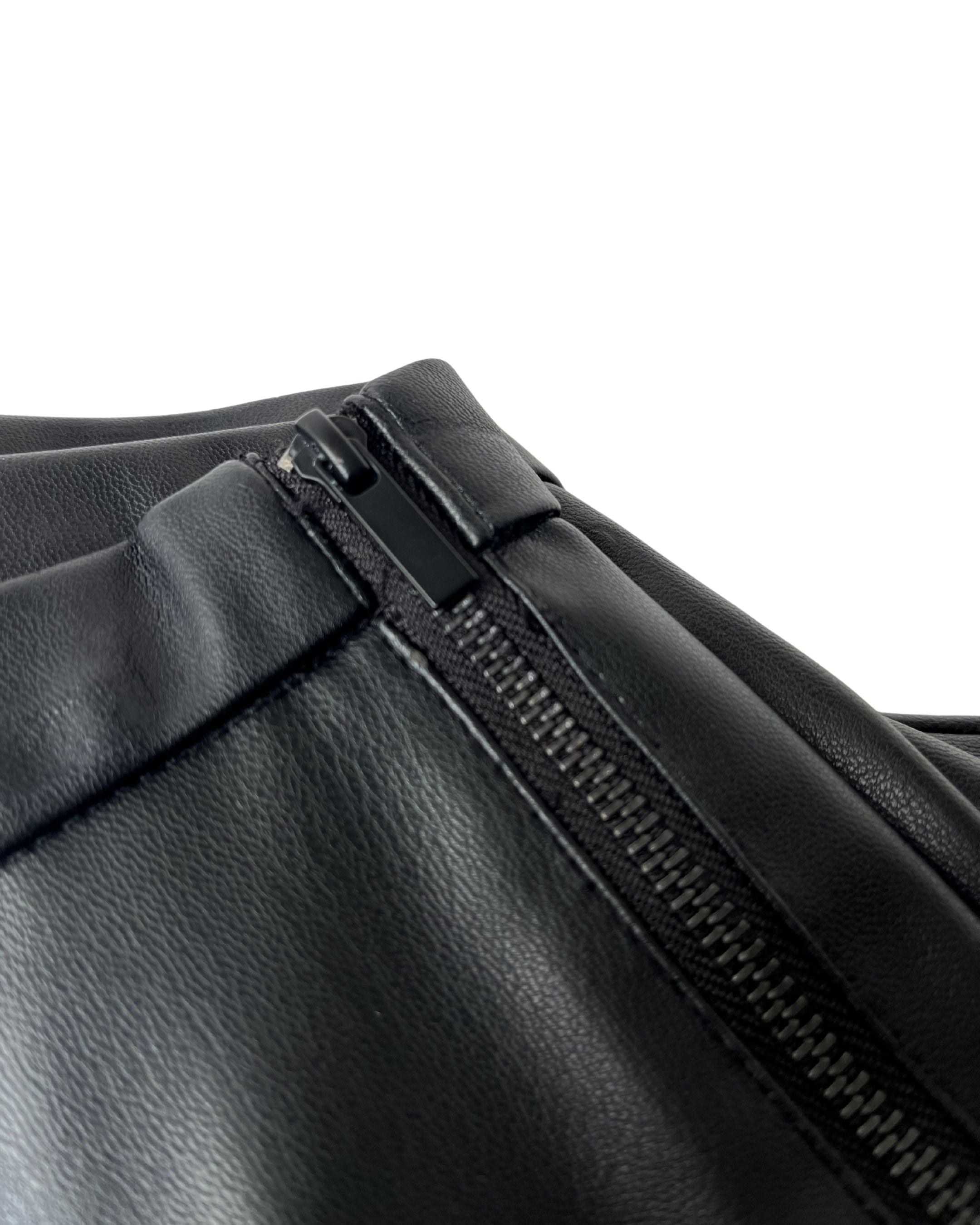 Pantalón de cuerina Zara