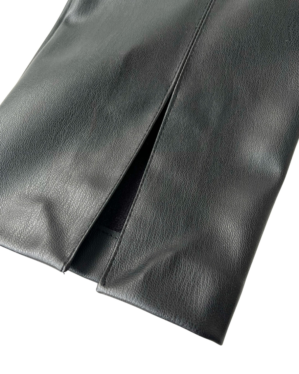 Pantalón de cuerina Zara