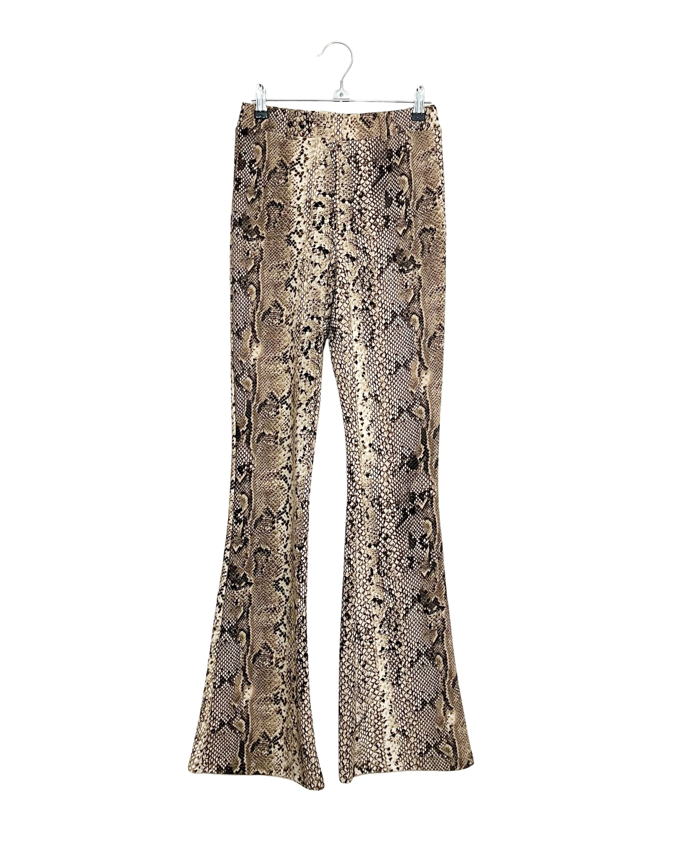 Pantalón animal print Stradivarius