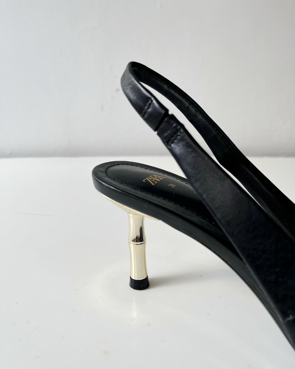 Zapatos de tacón bajo Zara