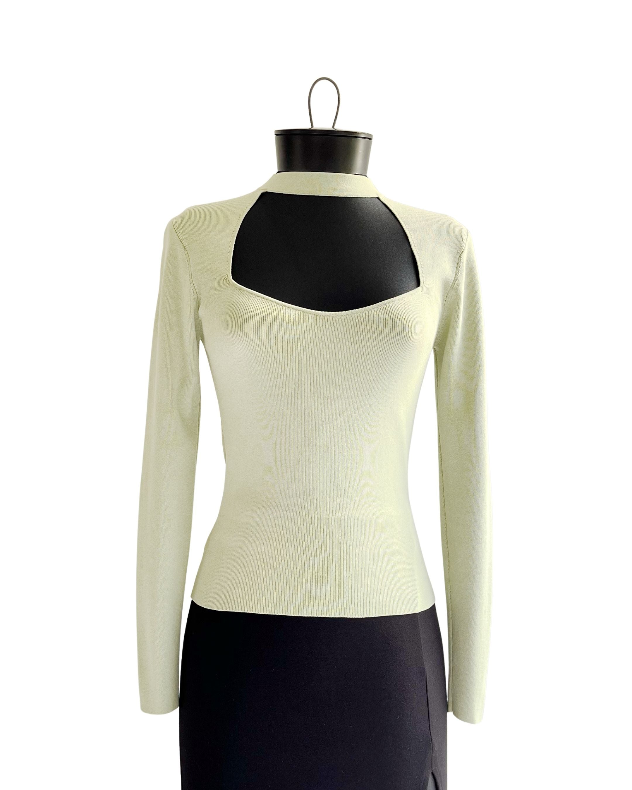 Top con escote Cut Out Zara
